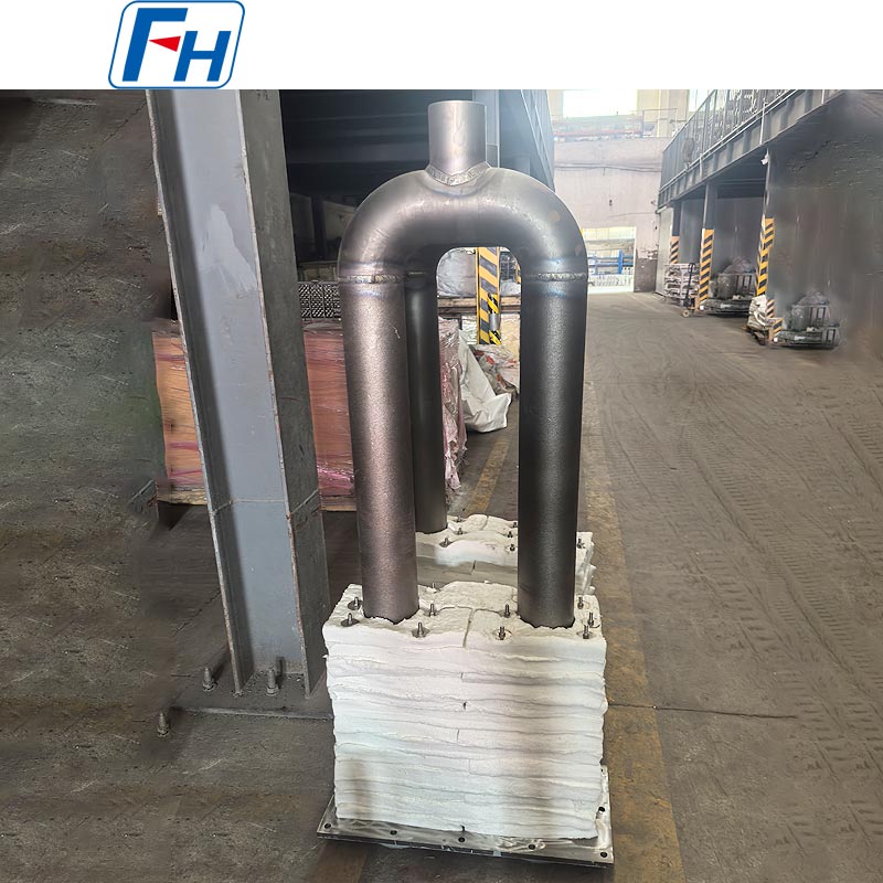 Sálavá trubka Cr25Ni35 ve tvaru U – Ø124 × Ø108 × 1597 mm